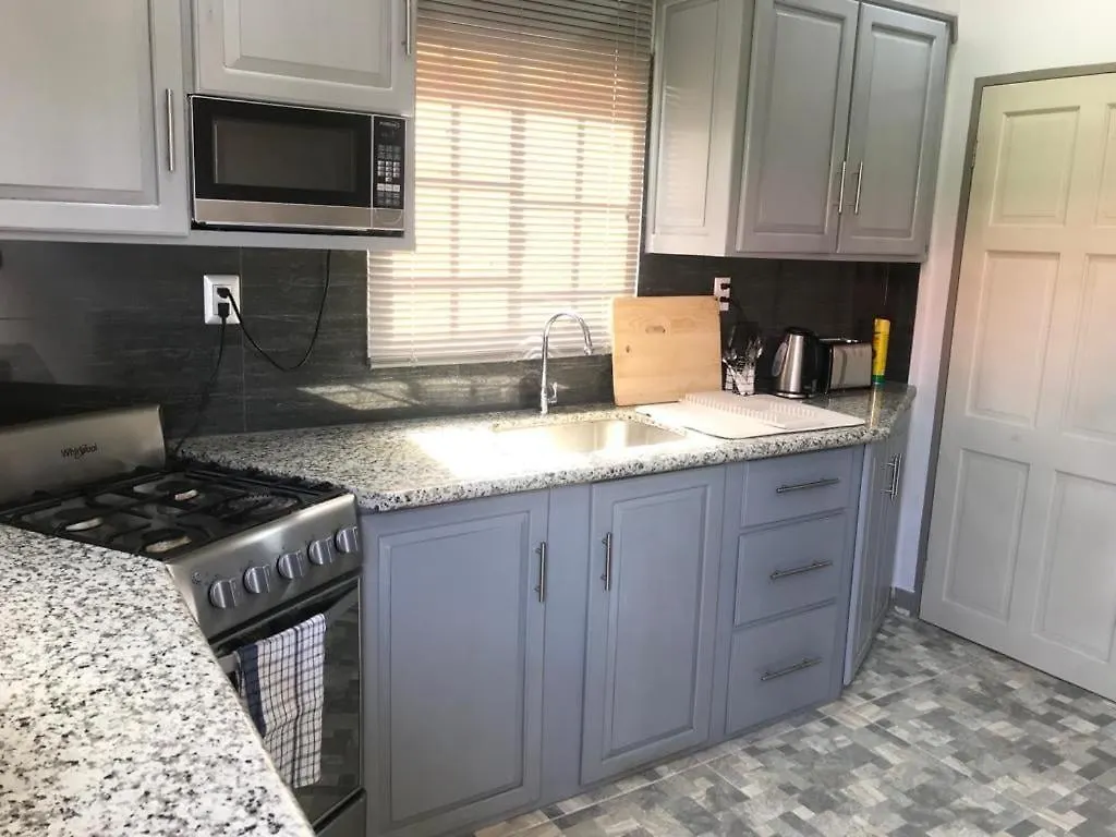Kris Kross Apartment Plymouth 0*,  Trinidad And Tobago